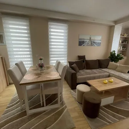 Lux Gondola 85 דירה